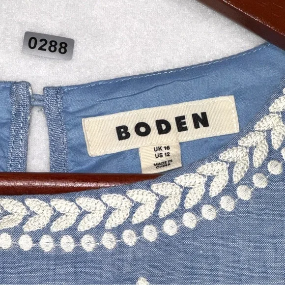 Boden Linen Blend Women’s Embroidered Top in Chambray Blue White size 12 - Picture 5 of 12